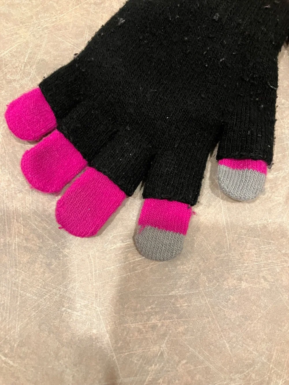 NWOT Girl’s Emoji Gloves